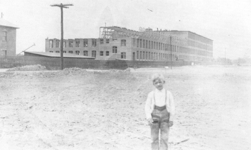 Mill construction 2.jpg (90571 bytes)